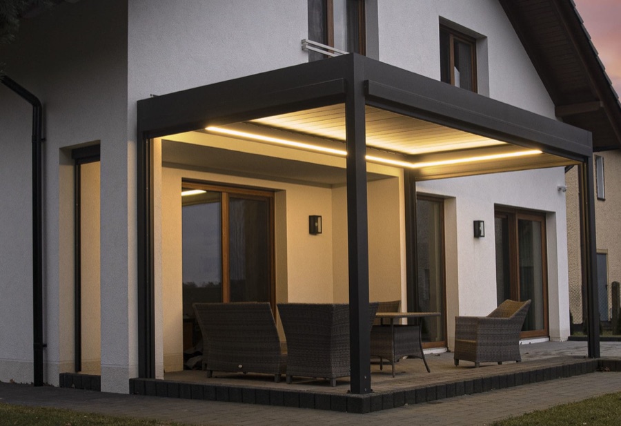LED-освещение в биоклиматической перголе